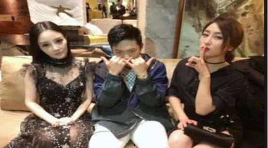 娱乐圈热门吃瓜话题,揭秘热门吃瓜话题背后的真相